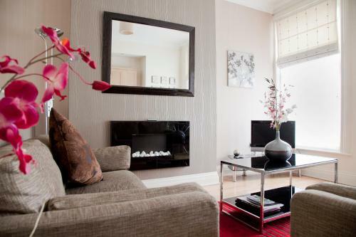 Kings Road Apartments
