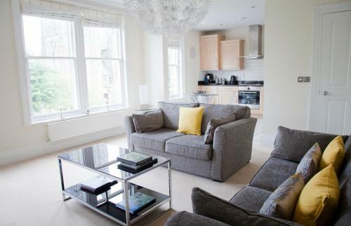 Kings Road Apartments