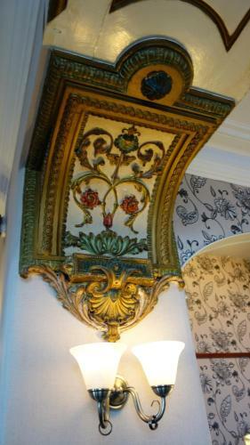 Hostal Bay Court