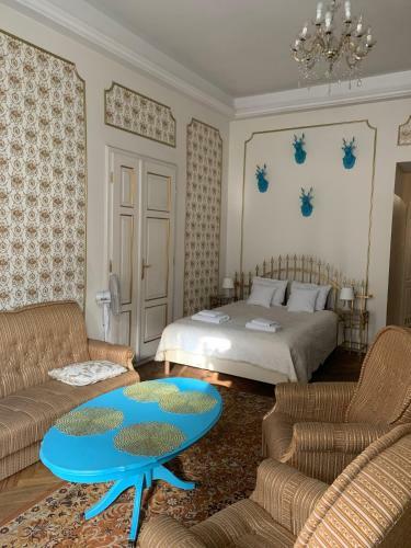 Golden Boutique Apartment