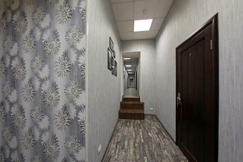 Hotel White & Black Home