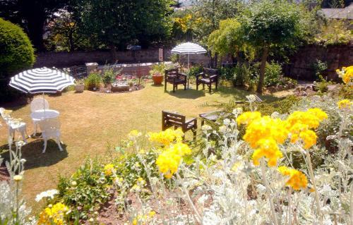 Hostal Warwick House