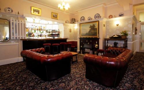 Hostal Warwick House