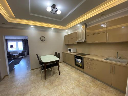 Adler Apartments On Kirova 30