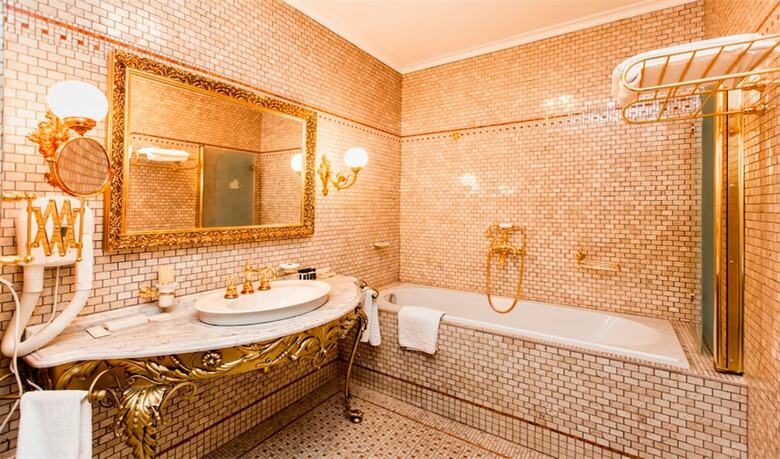 Petroff Palace Hotel