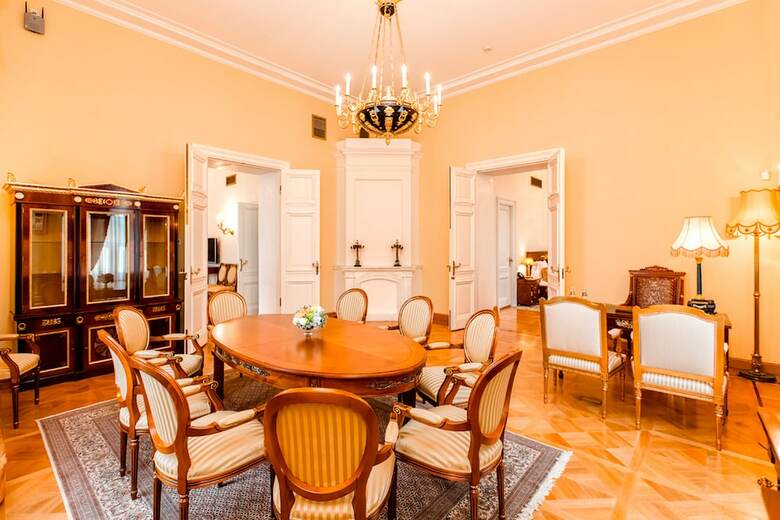 Petroff Palace Hotel