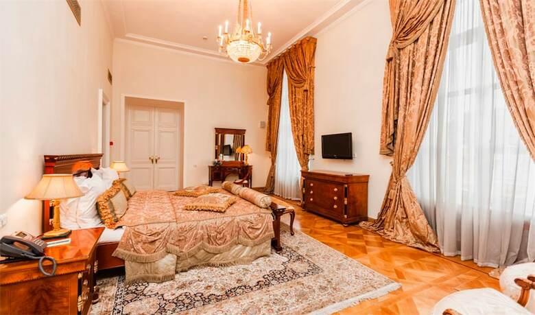 Petroff Palace Hotel