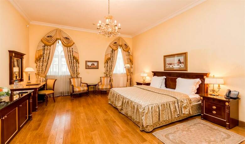 Petroff Palace Hotel