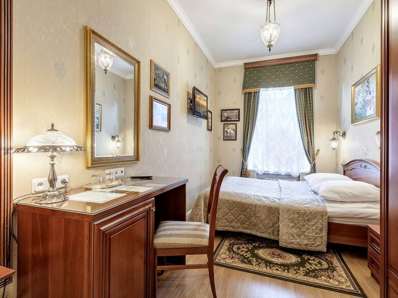 Hotel Silver Age