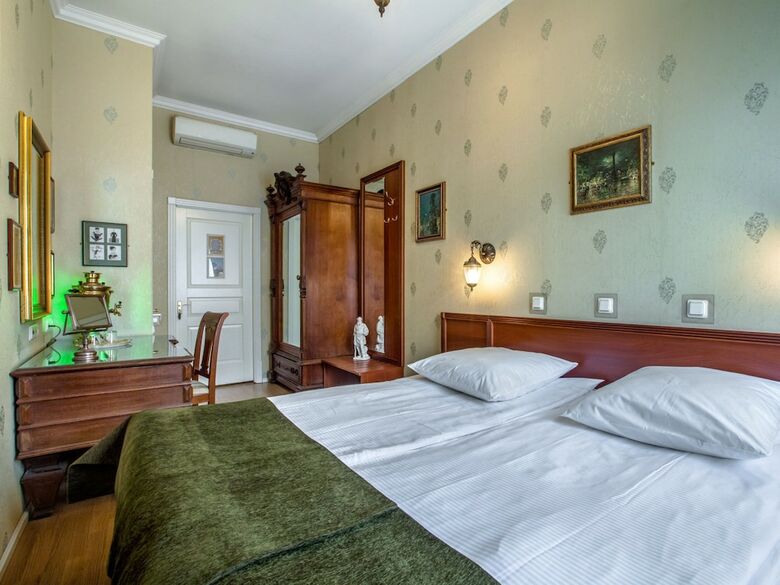 Hotel Silver Age