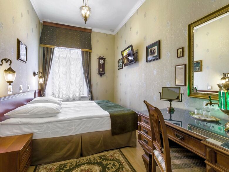 Hotel Silver Age