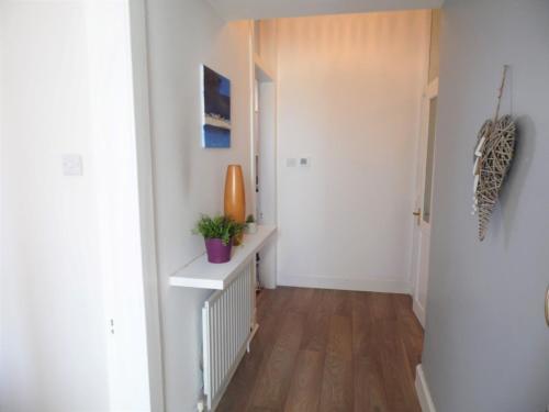 Signature - Cross View Apartment