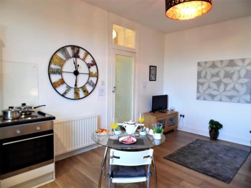 Signature - Cross View Apartment