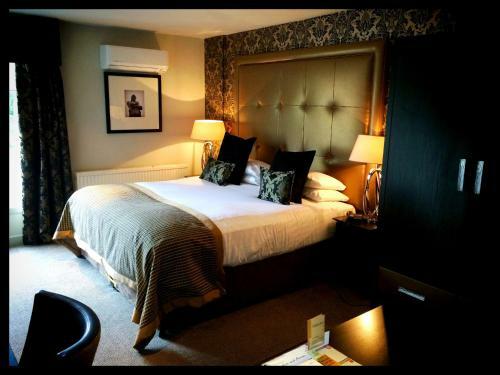 Hostal Hotel Kylestrome Bar & Grill