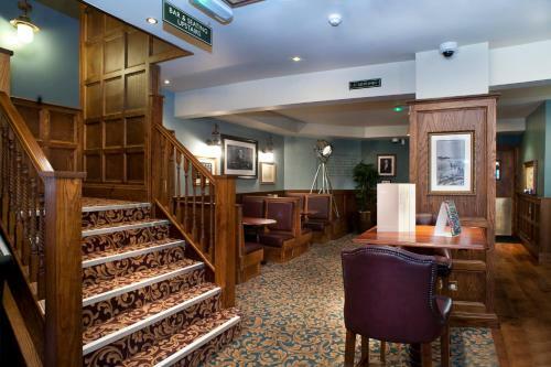 Cabot Court Hotel
