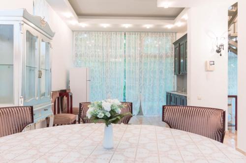 Villa Royal Hills On Mamayka