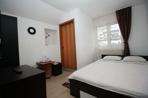 Hostal Pension Sinaia - Casa Ta