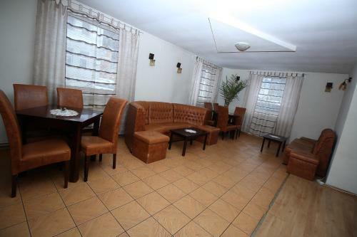 Hostal Pension Sinaia - Casa Ta