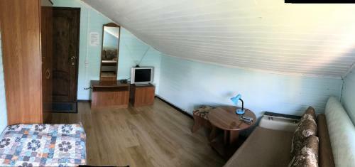 Hostal Guest House On Ulitsa Uchitelskaya