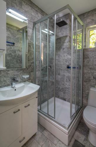 Hostal Central Park Residence