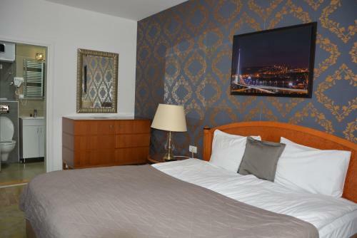Hotel Avalon