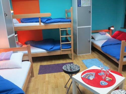 Traveler's Hostel & Apartments
