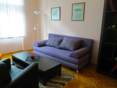 Traveler's Hostel & Apartments