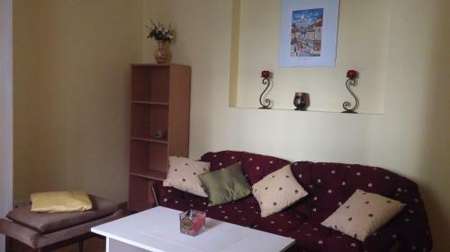 Traveler's Hostel & Apartments