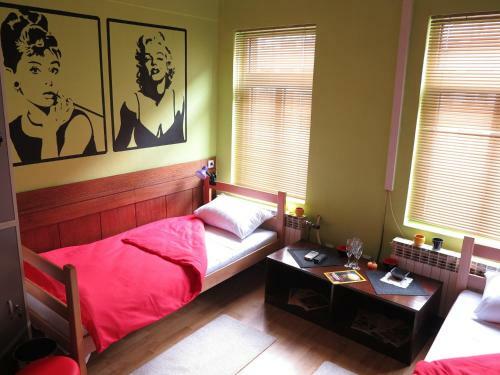 Traveler's Hostel & Apartments