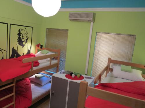 Traveler's Hostel & Apartments