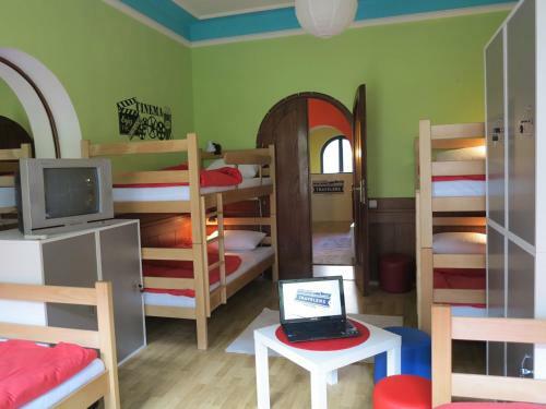 Traveler's Hostel & Apartments