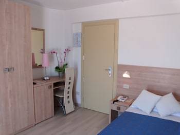 Hotel Sahara