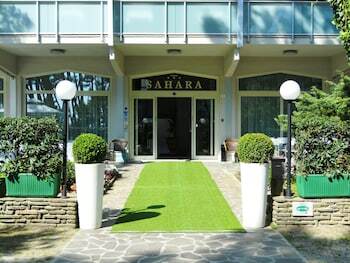 Hotel Sahara