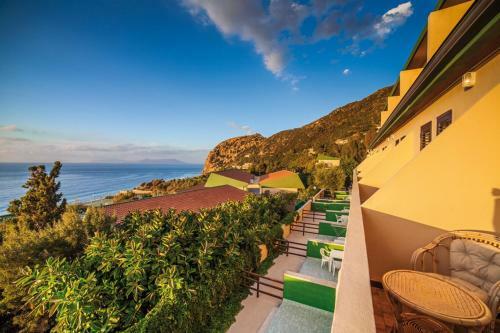 Hotel Baia Calav�