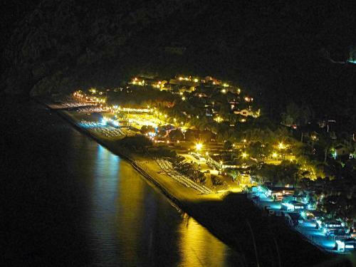 Hotel Baia Calav�
