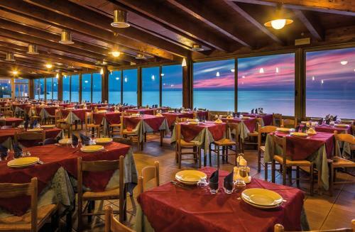 Hotel Baia Calav�