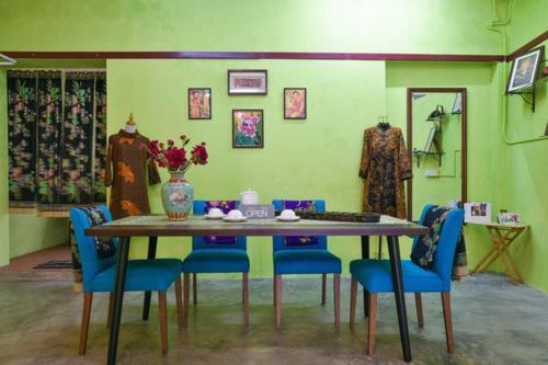 Alice Nyonya House