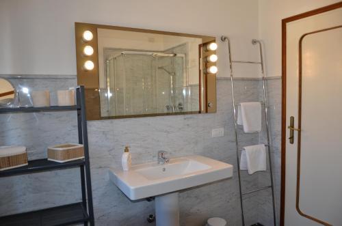Hostal Room Center Station