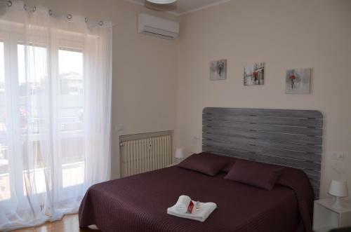 Hostal Room Center Station