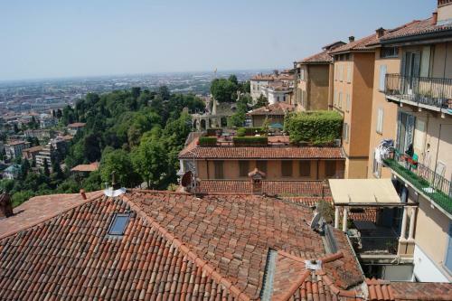 Hostal La Luna Blu In Old Town