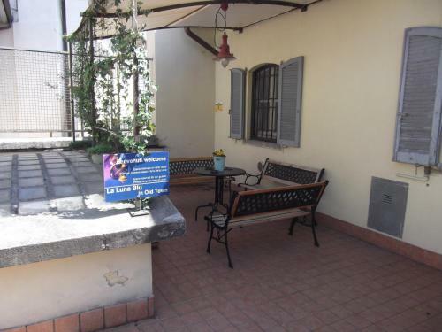 Hostal La Luna Blu In Old Town