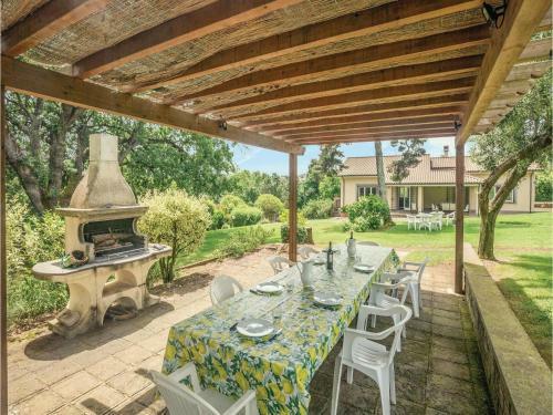 Seven-bedroom Holiday Home In Bracciano Rm