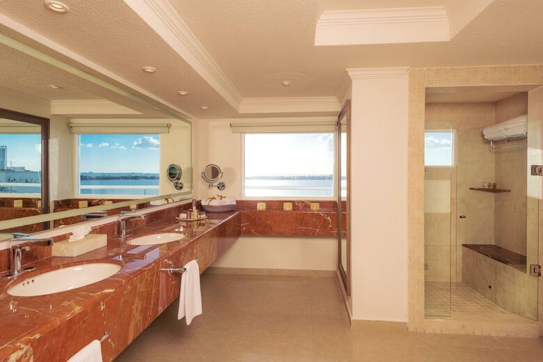 Hotel Wyndham Alltra Cancun - All-inclusive Resort