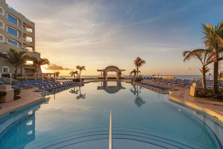 Hotel Wyndham Alltra Cancun - All-inclusive Resort