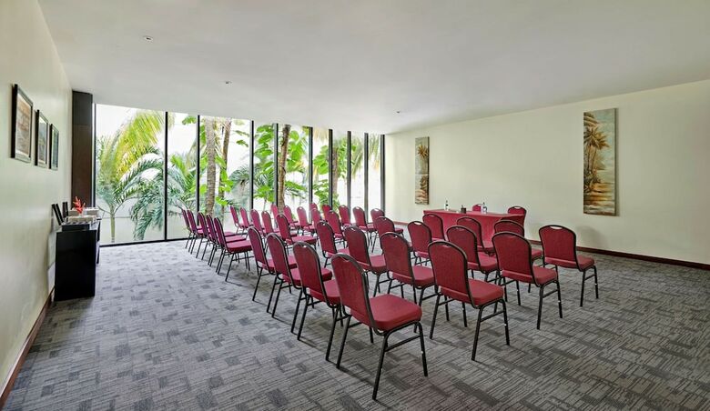Hotel Hyatt Regency Dar Es Salaam, The Kilimanjaro