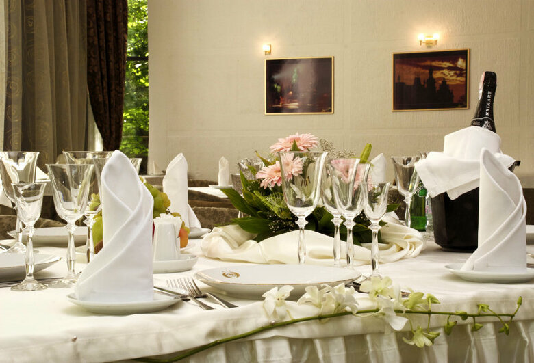 Dnister Premier Hotel