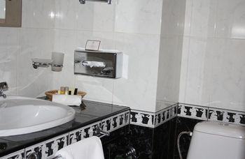 Dnister Premier Hotel