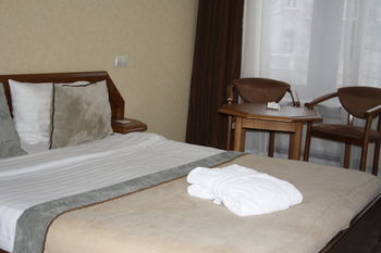 Dnister Premier Hotel