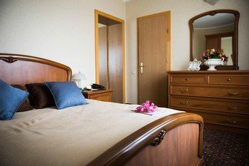 Dnister Premier Hotel