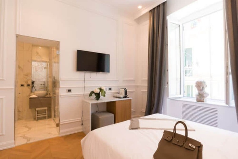 Hostal Via Chiodo Luxury Rooms